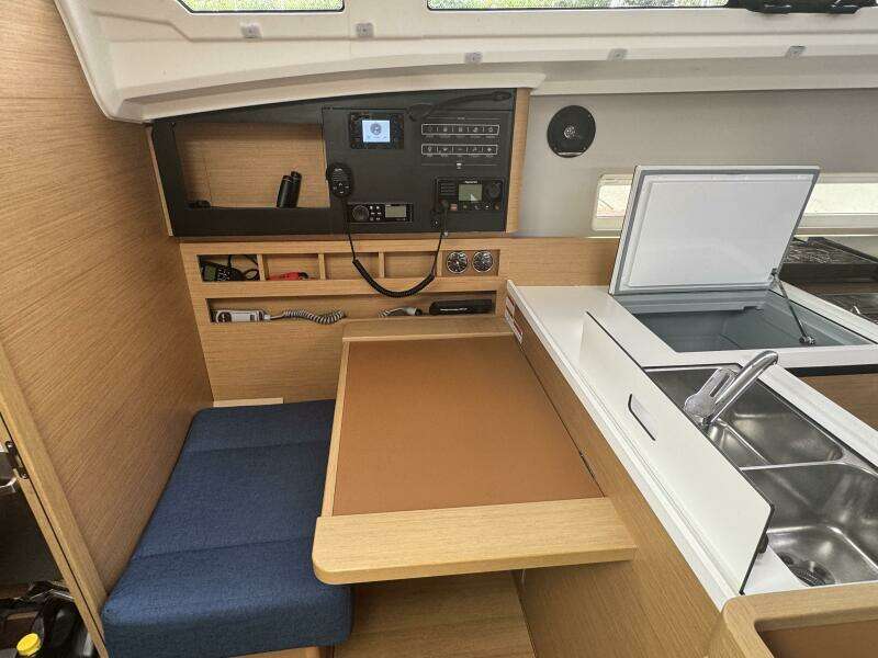 41ft Jeanneau Yacht For Sale