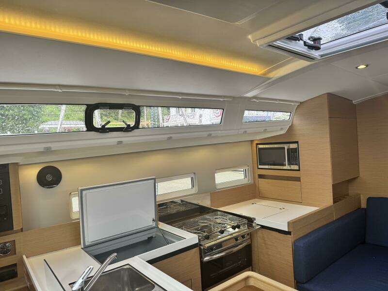 41ft Jeanneau Yacht For Sale