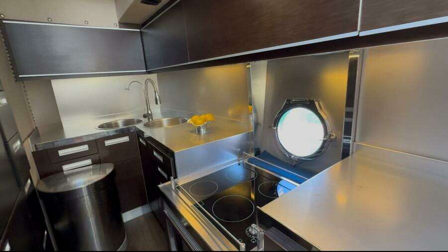 BOAT 68ft Azimut Yacht For Sale