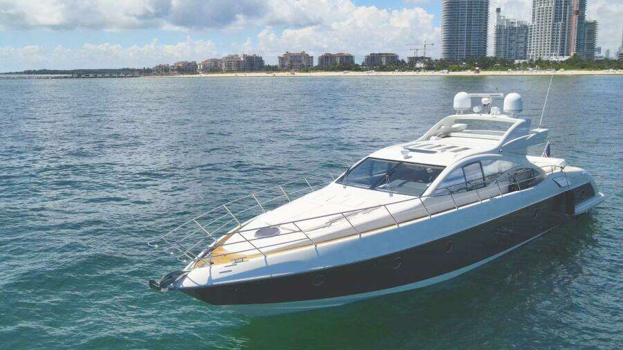 BOAT 68ft Azimut Yacht For Sale