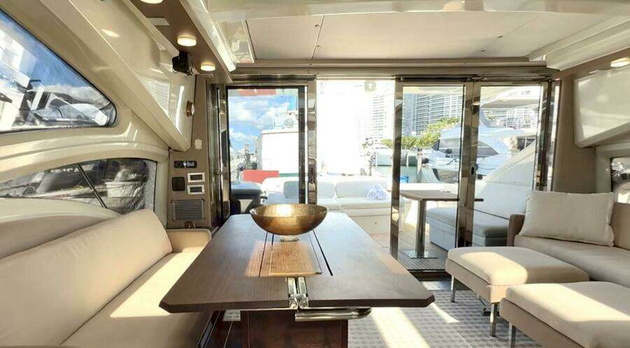 BOAT 68ft Azimut Yacht For Sale