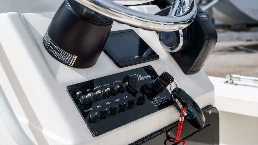 17 HPX V 17ft Maverick Yacht For Sale