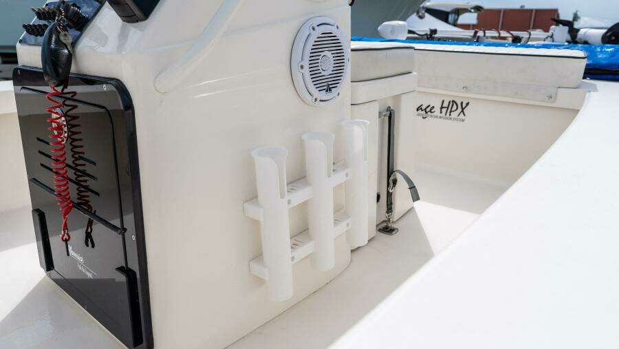 17 HPX V 17ft Maverick Yacht For Sale