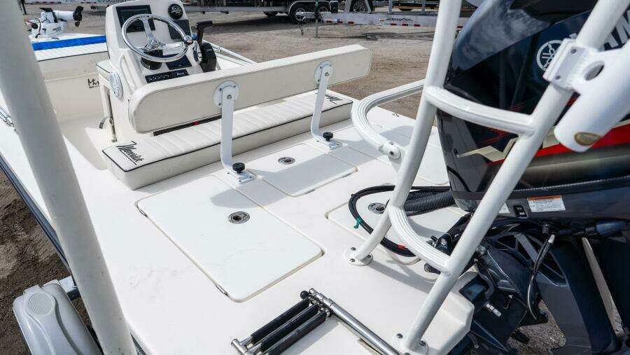 17 HPX V 17ft Maverick Yacht For Sale