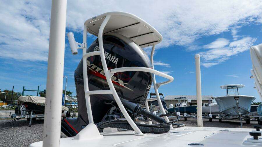 17 HPX V 17ft Maverick Yacht For Sale