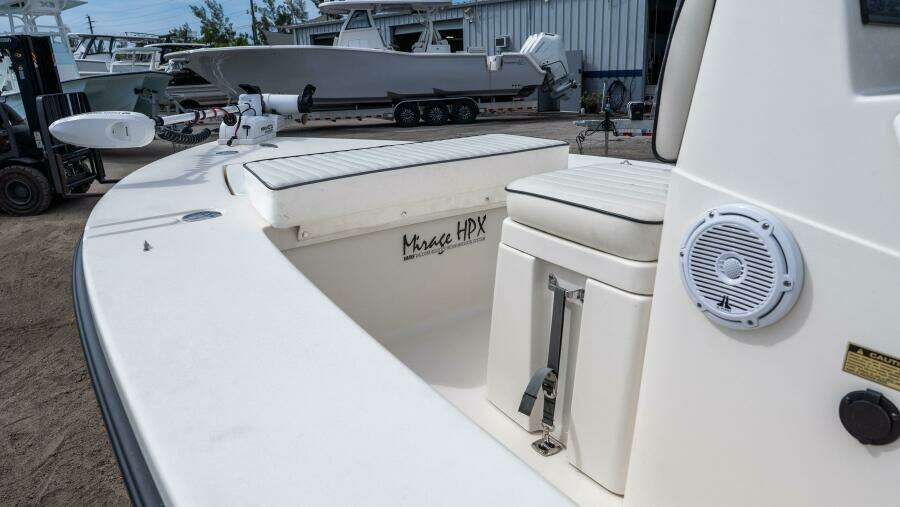 17 HPX V 17ft Maverick Yacht For Sale