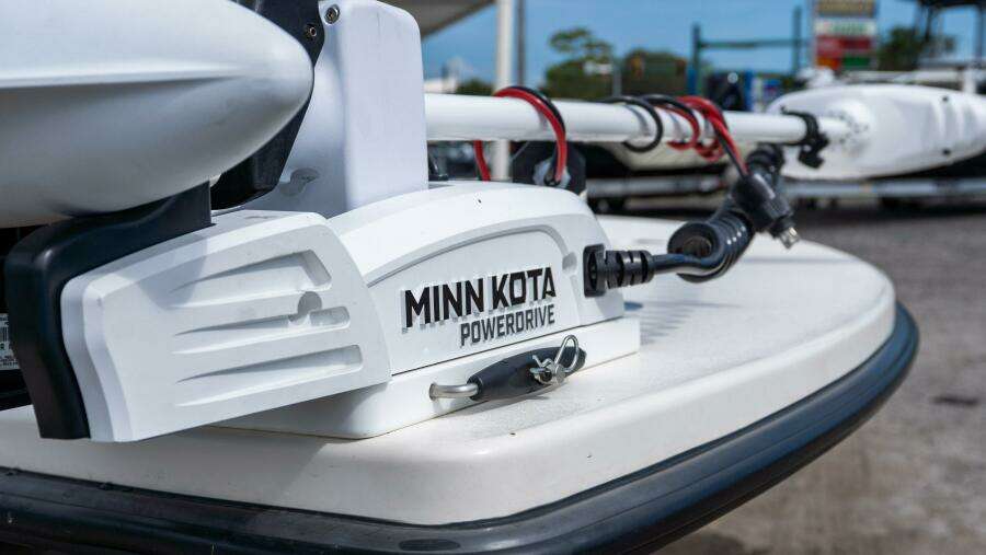 17 HPX V 17ft Maverick Yacht For Sale