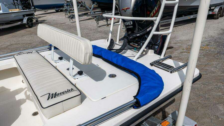 17 HPX V 17ft Maverick Yacht For Sale