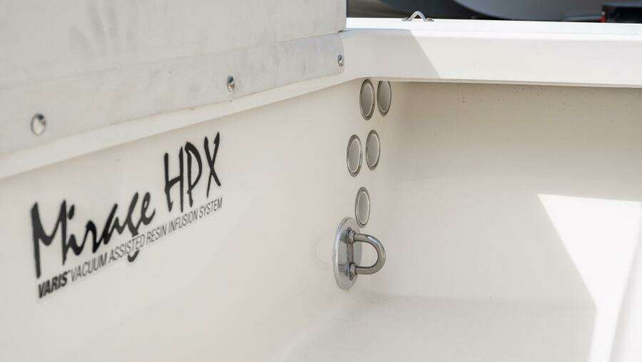 17 HPX V 17ft Maverick Yacht For Sale