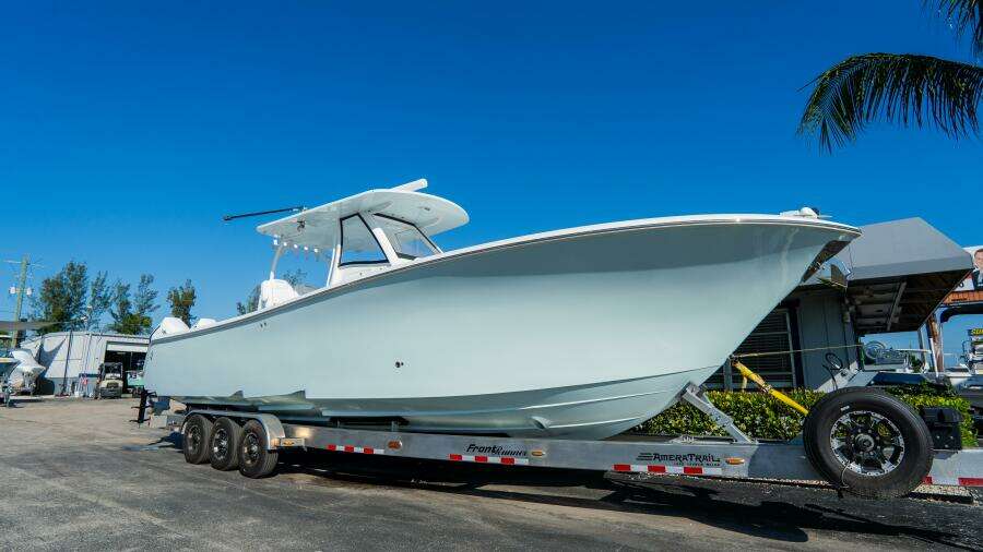36 CC 36ft Front Runner Yacht For Sale