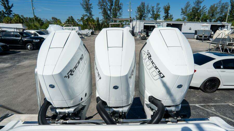 36 CC 36ft Front Runner Yacht For Sale