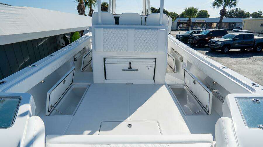 36 CC 36ft Front Runner Yacht For Sale