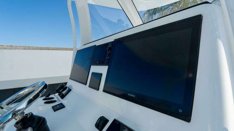 36 CC 36ft Front Runner Yacht For Sale