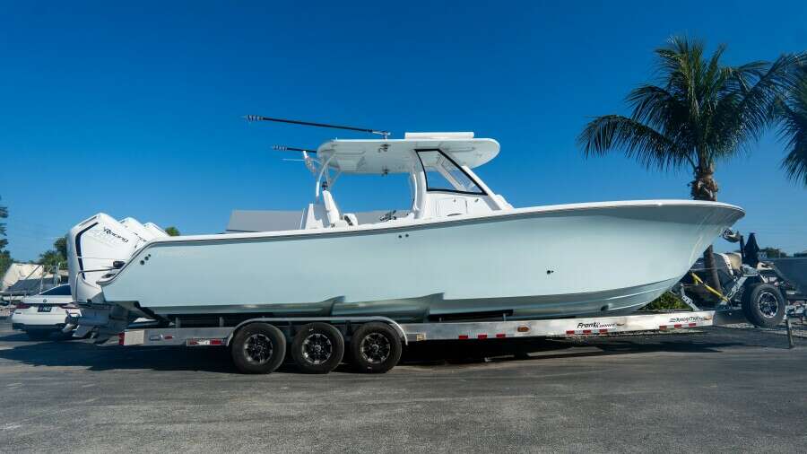 36 CC 36ft Front Runner Yacht For Sale