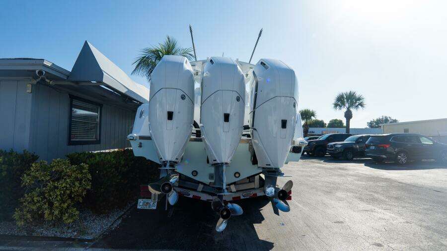 36 CC 36ft Front Runner Yacht For Sale