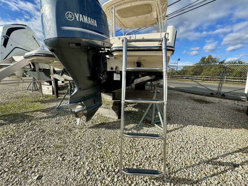 23ft Grady White Yacht For Sale