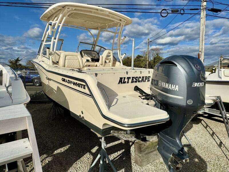 23ft Grady White Yacht For Sale