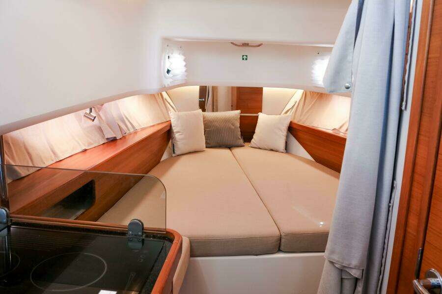 Forward Cabin Berth