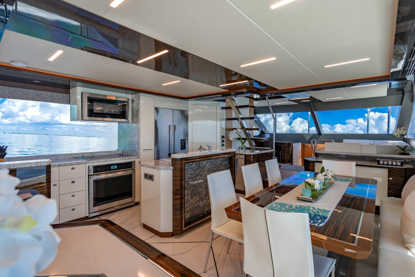 2020 Ocean Alexander 84R