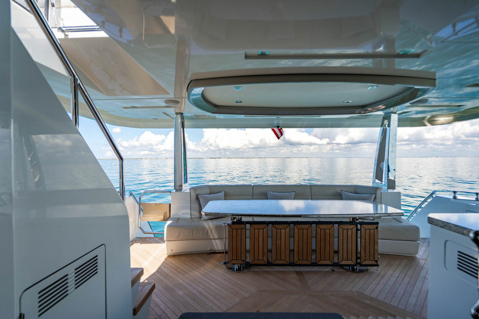 2020 Ocean Alexander 84R