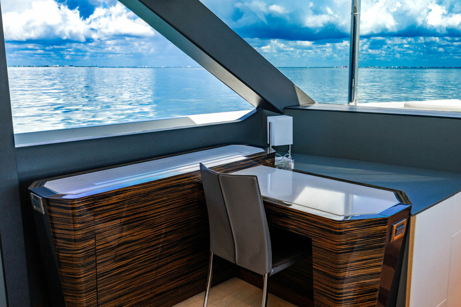 2020 Ocean Alexander 84R