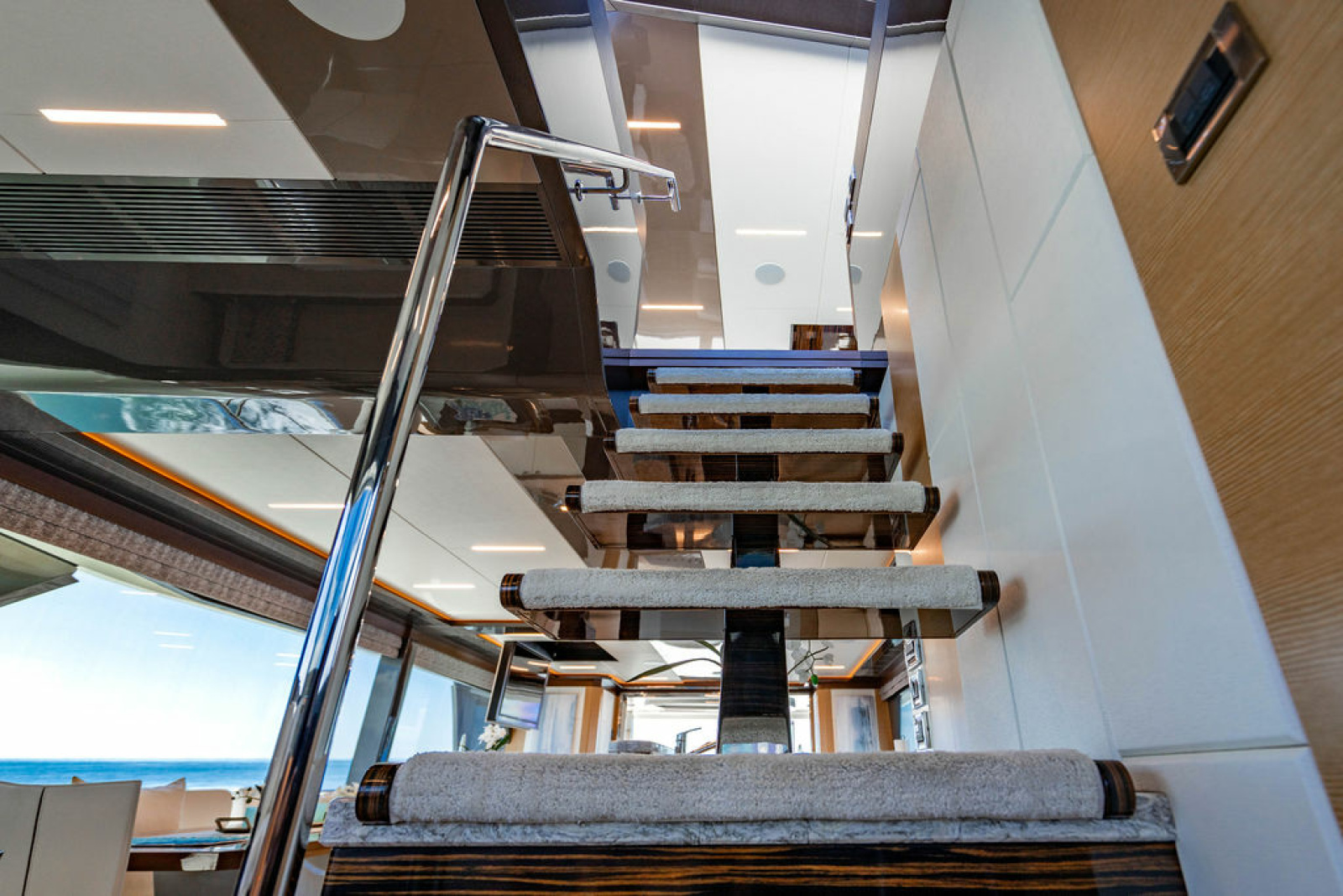 2020 Ocean Alexander 84R