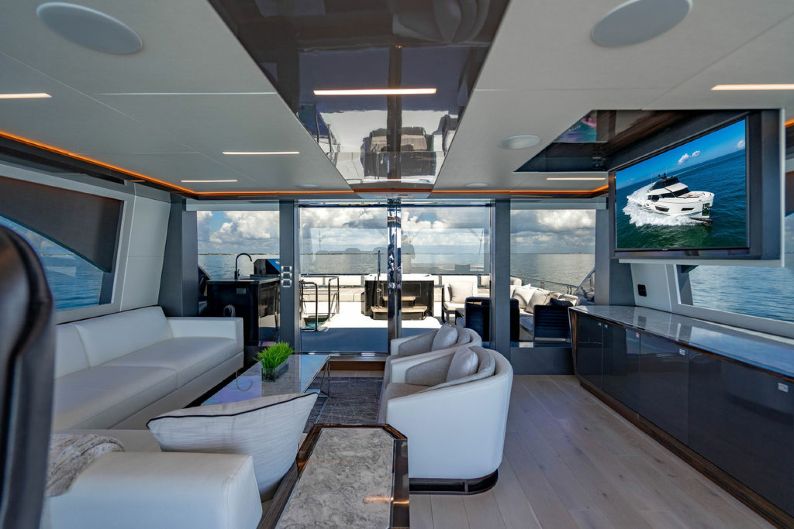 2020 Ocean Alexander 84R