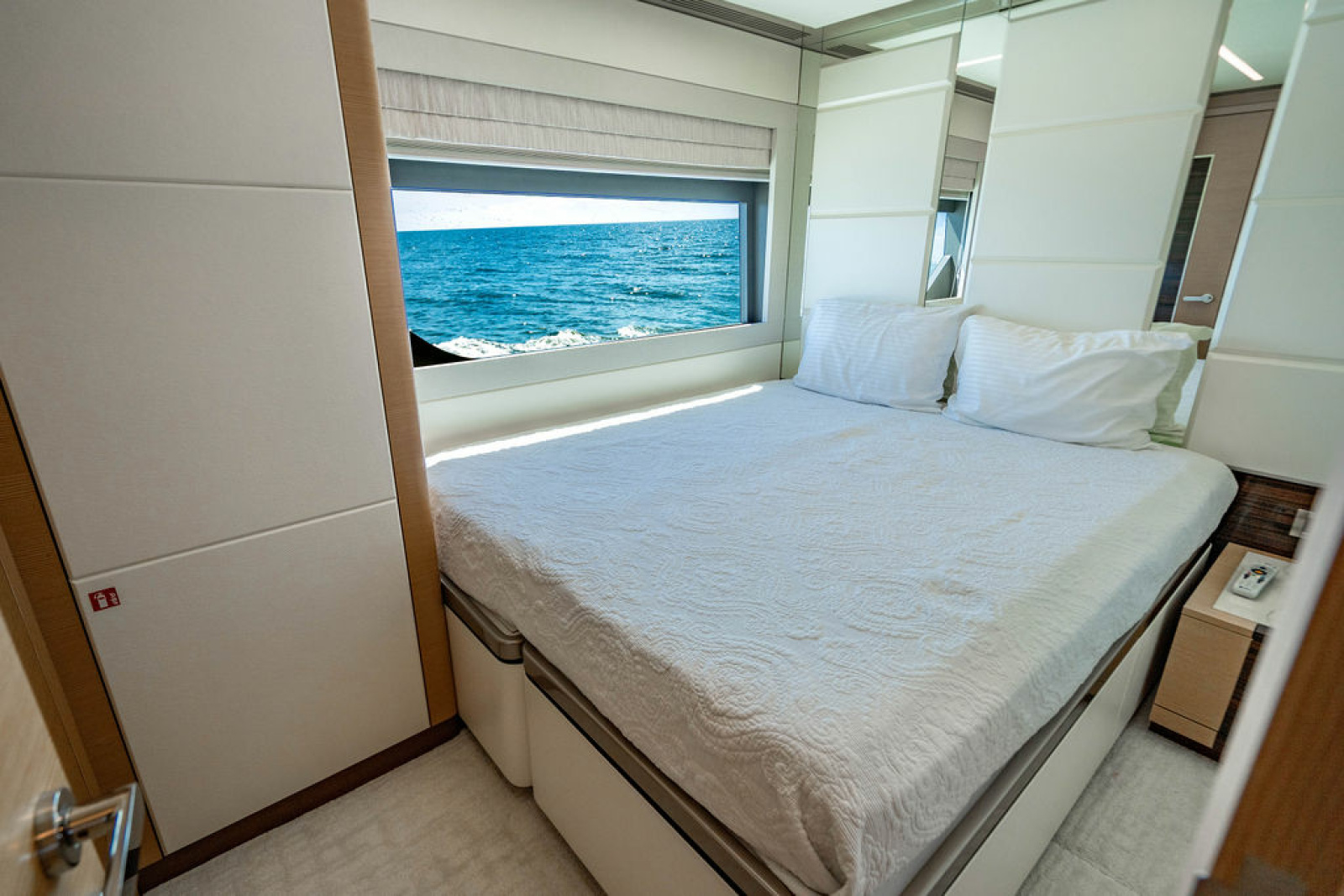 2020 Ocean Alexander 84R