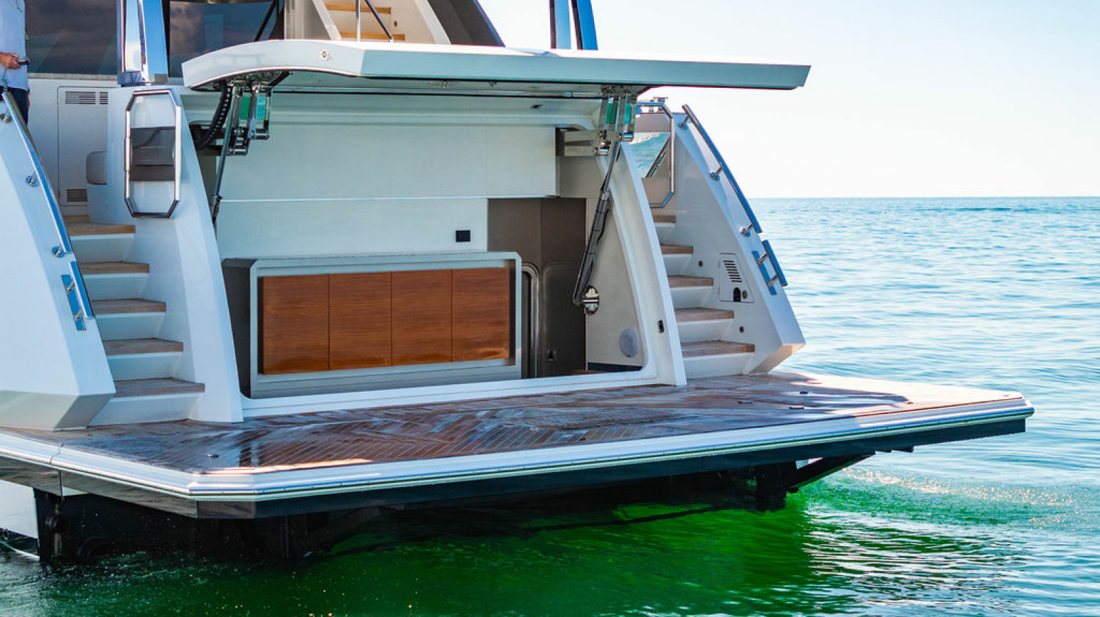 2020 Ocean Alexander 84R