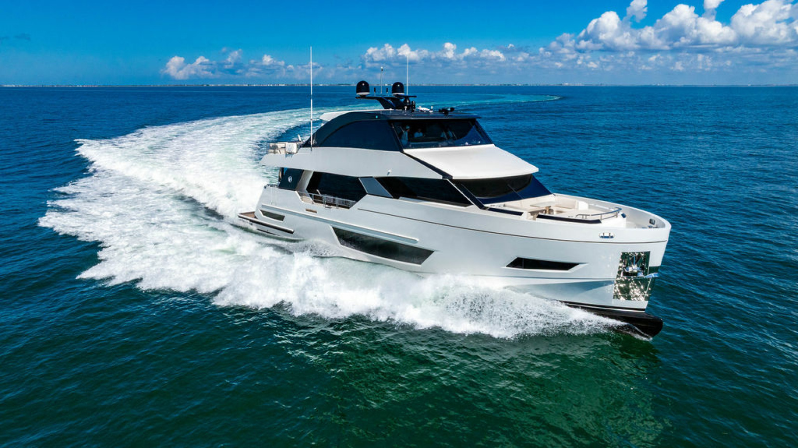 2020 Ocean Alexander 84R