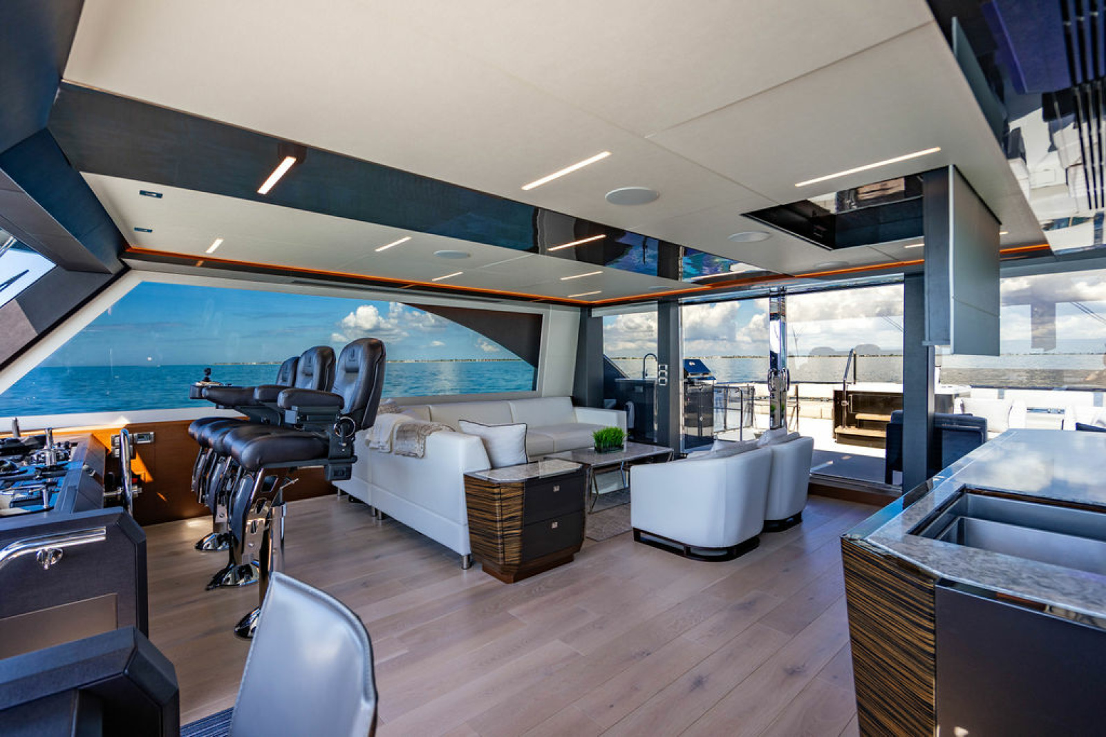 2020 Ocean Alexander 84R