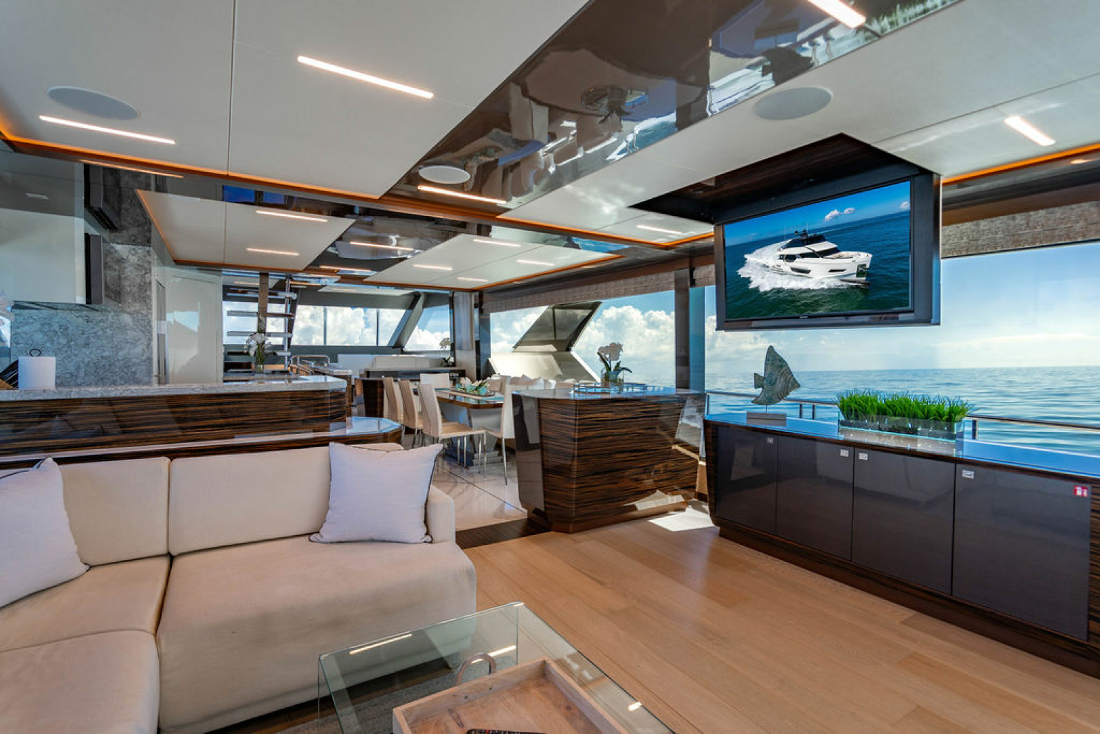 2020 Ocean Alexander 84R