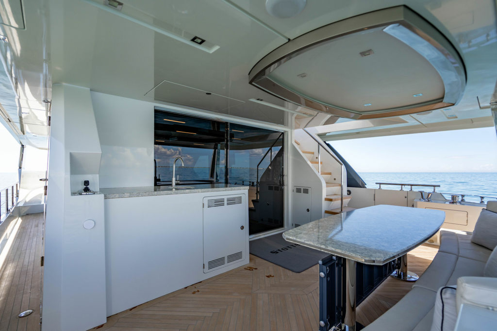 2020 Ocean Alexander 84R