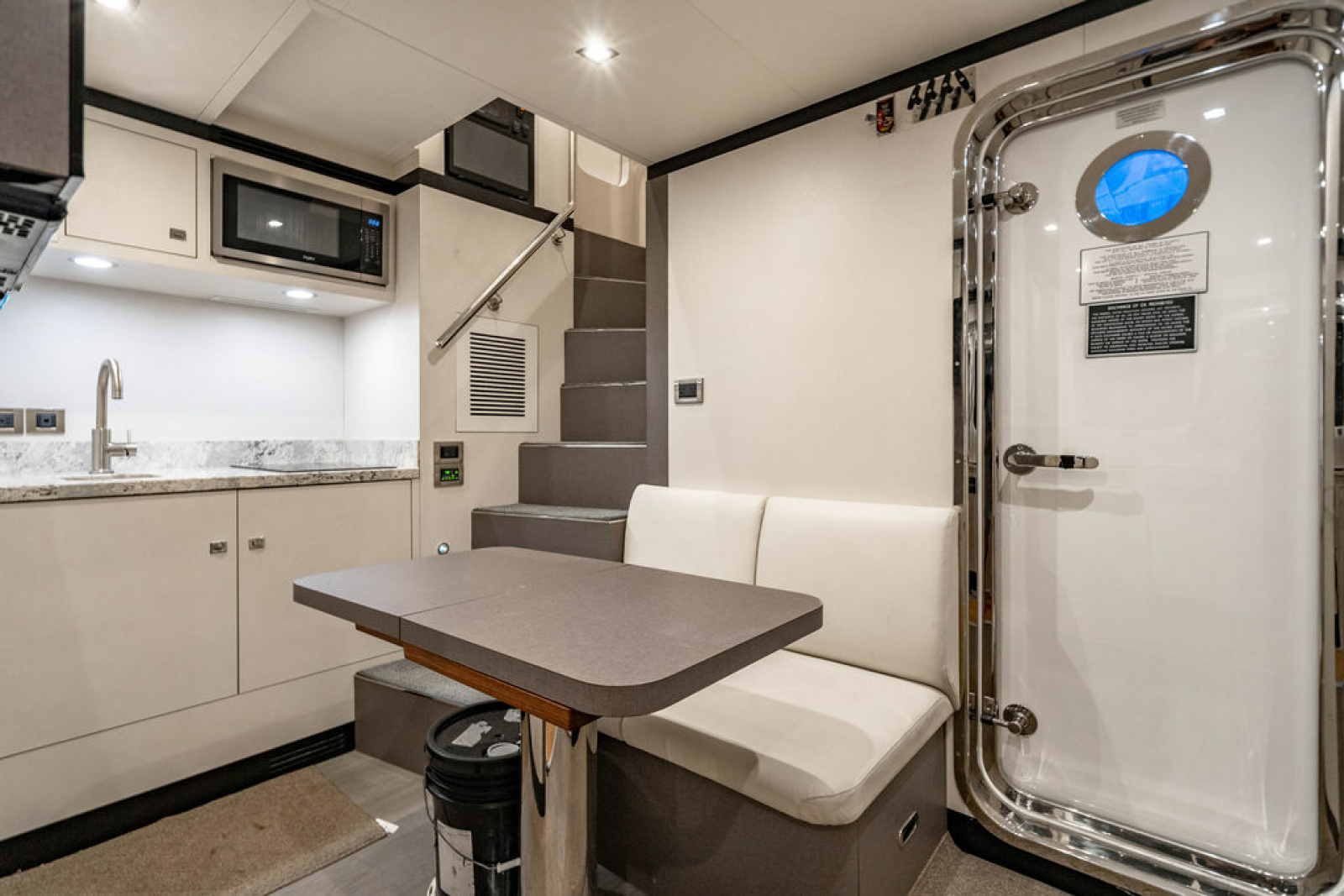 2020 Ocean Alexander 84R
