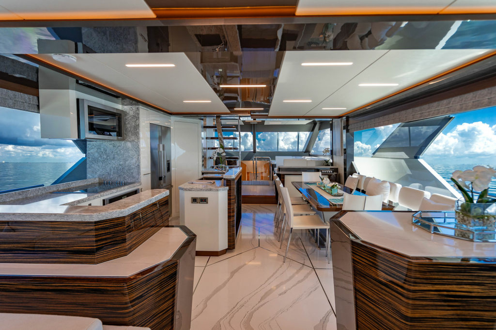 2020 Ocean Alexander 84R