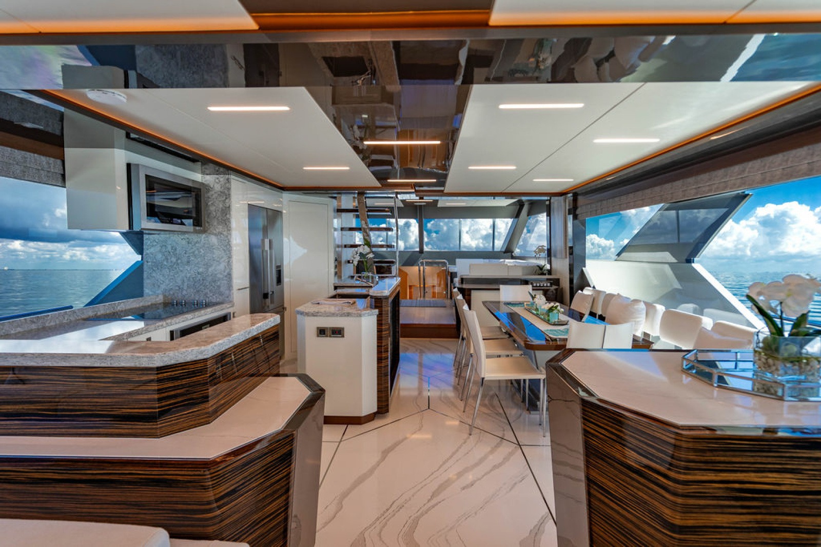 2020 Ocean Alexander 84R