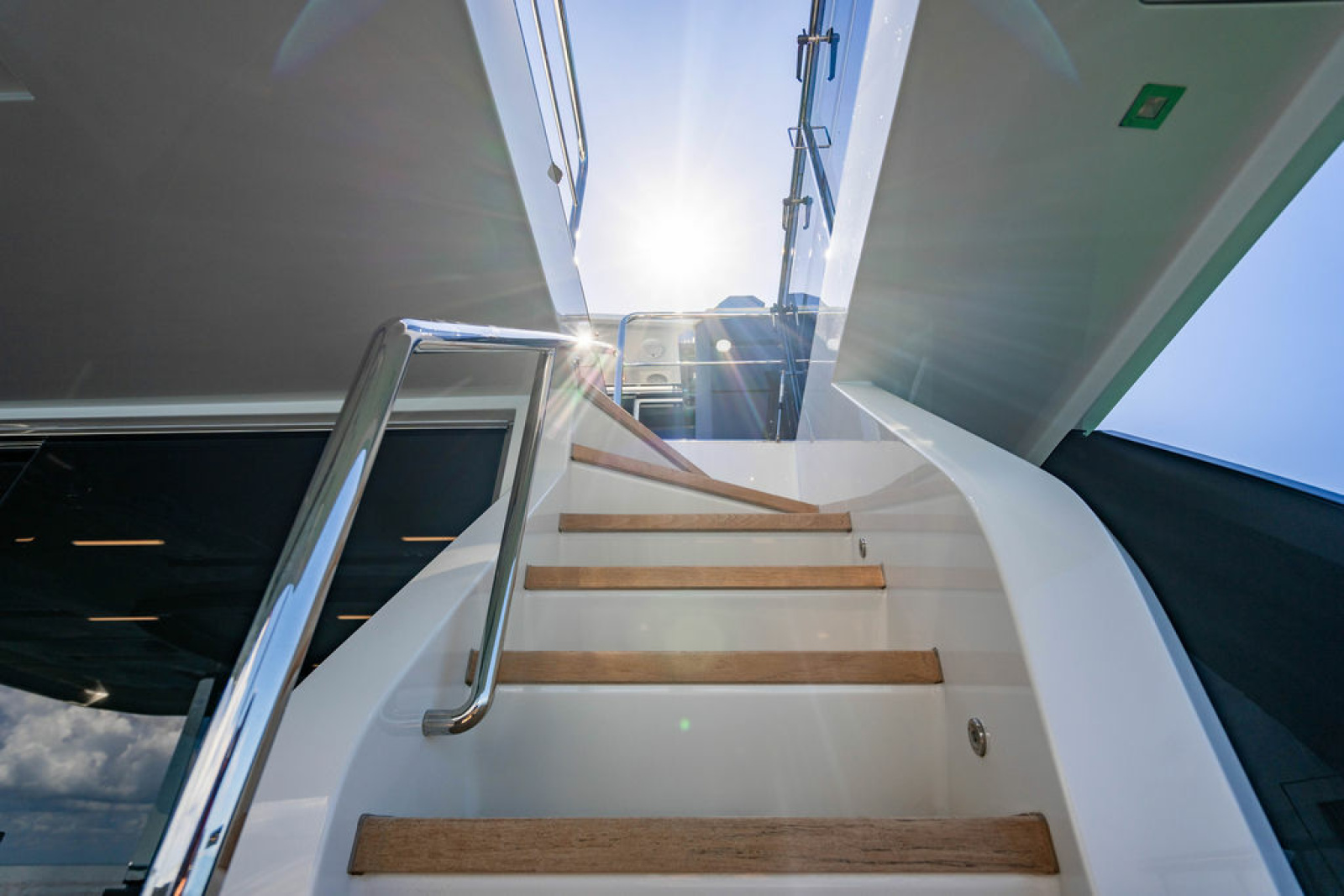 2020 Ocean Alexander 84R