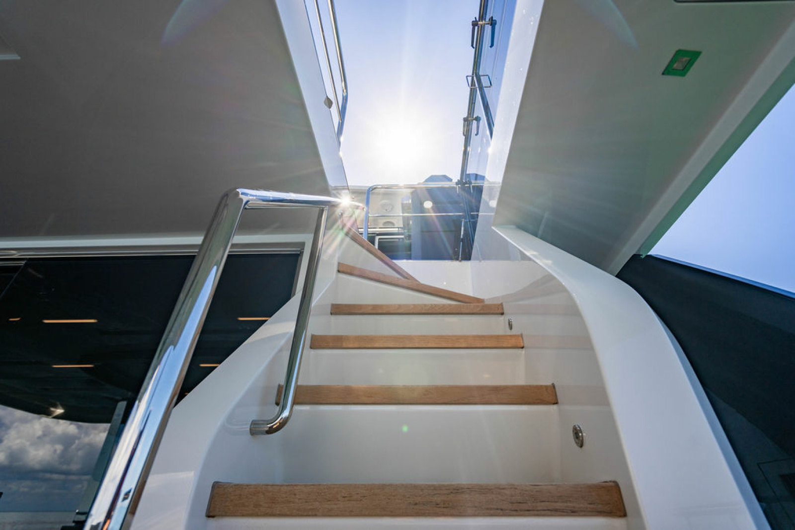 2020 Ocean Alexander 84R