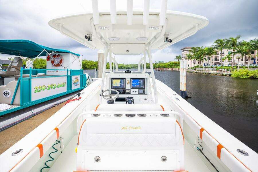 STILL DREAMIN 32ft Yellowfin Yacht For Sale