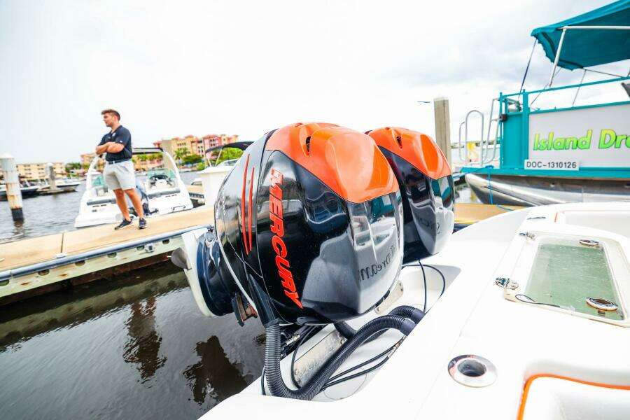 STILL DREAMIN 32ft Yellowfin Yacht For Sale
