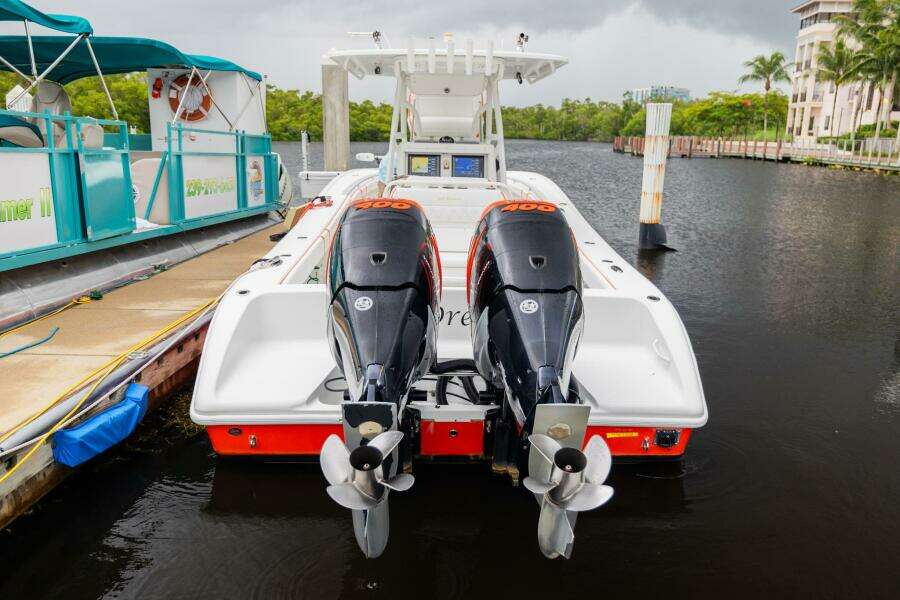 STILL DREAMIN 32ft Yellowfin Yacht For Sale