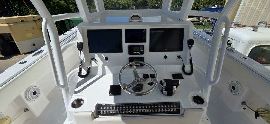 Hit N Run 35ft Invincible Yacht For Sale