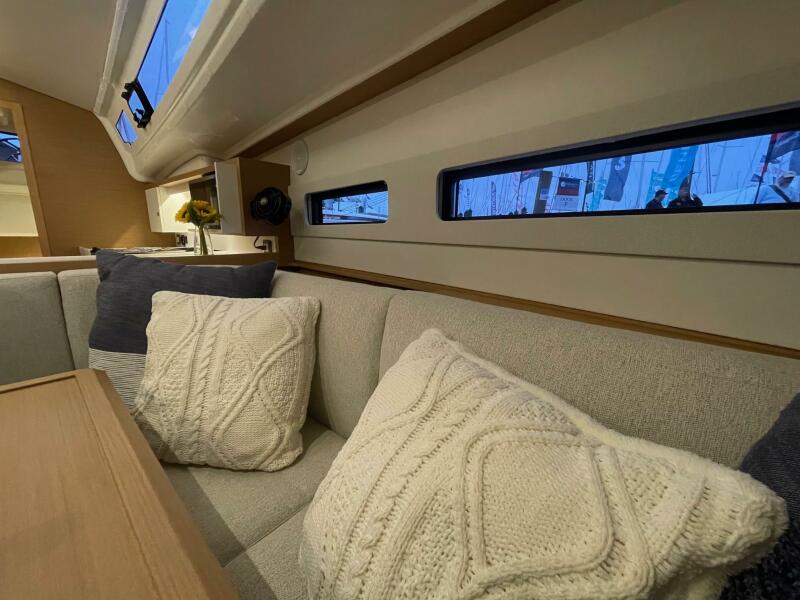2027 Jeanneau Sun Odyssey 415