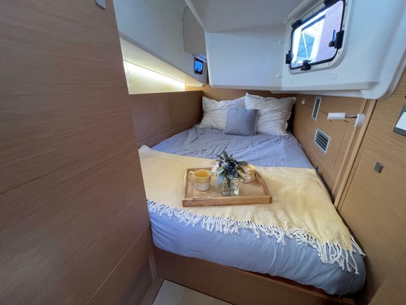 2027 Jeanneau Sun Odyssey 415