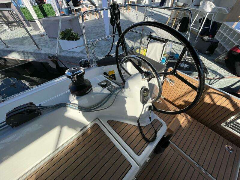 41ft Jeanneau Yacht For Sale