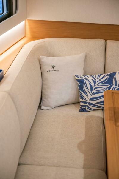 2027 Jeanneau Sun Odyssey 415
