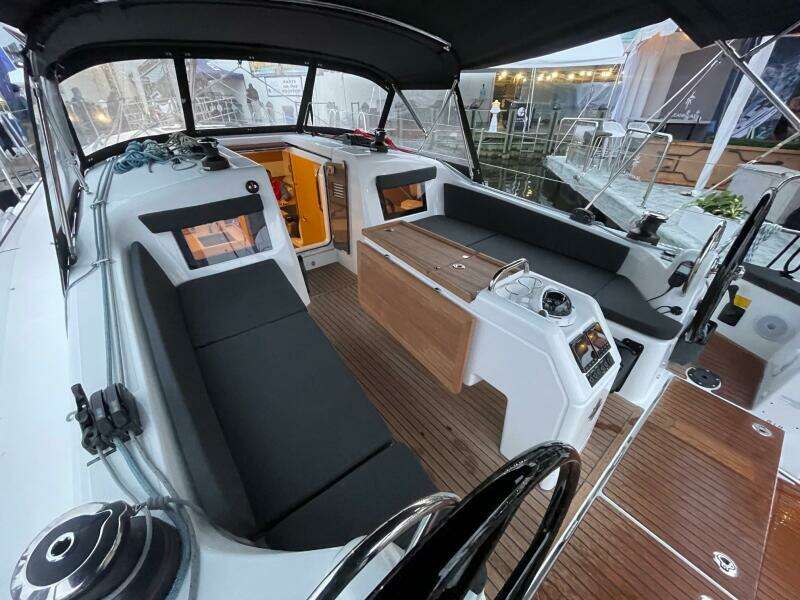 41ft Jeanneau Yacht For Sale