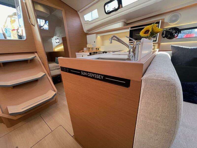 41ft Jeanneau Yacht For Sale