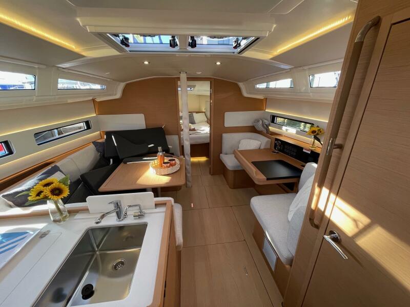 2027 Jeanneau Sun Odyssey 415