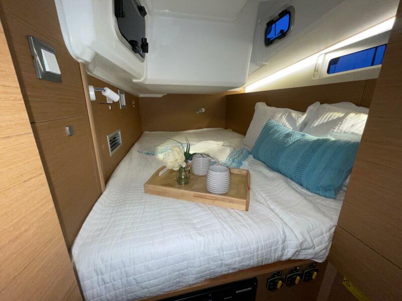 2027 Jeanneau Sun Odyssey 415
